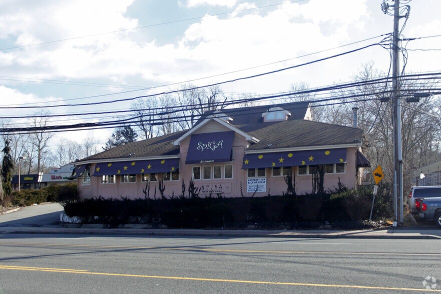 Primary Photo Of 718 Central Park Ave, Scarsdale Restaurant For Sale