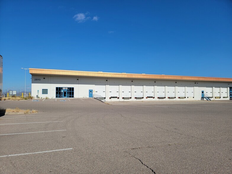 More Photos Of 2810 E Airport Dr, Tucson Distribution For Lease