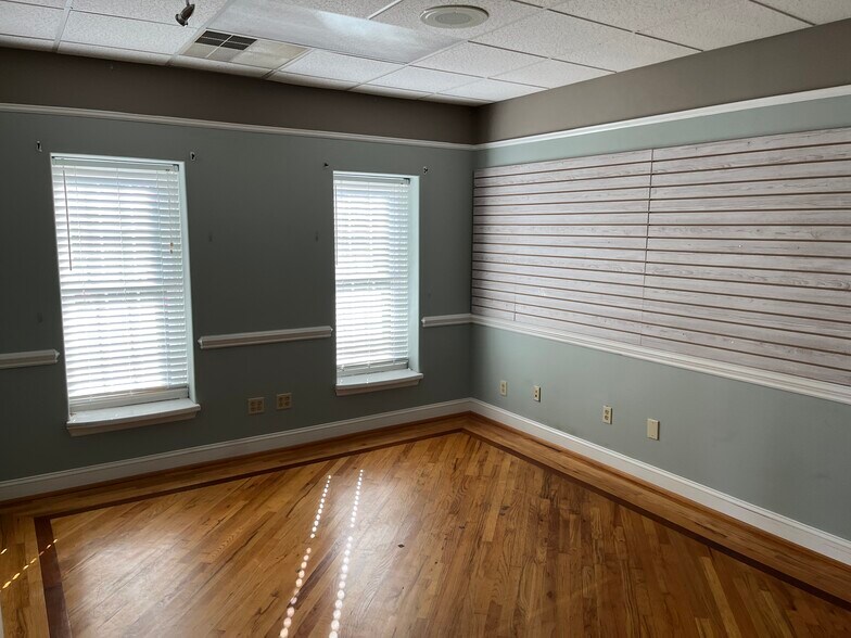 More Photos Of 841 E Main St, Spartanburg Office For Lease