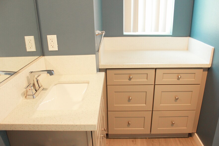 More Photos Of 1259 W 36th Pl, Los Angeles Apartments For Sale