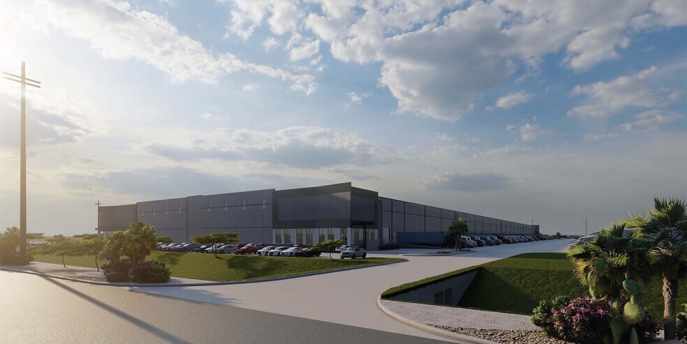 More Photos Of 21648 Kraus Lp, Laredo Industrial For Lease