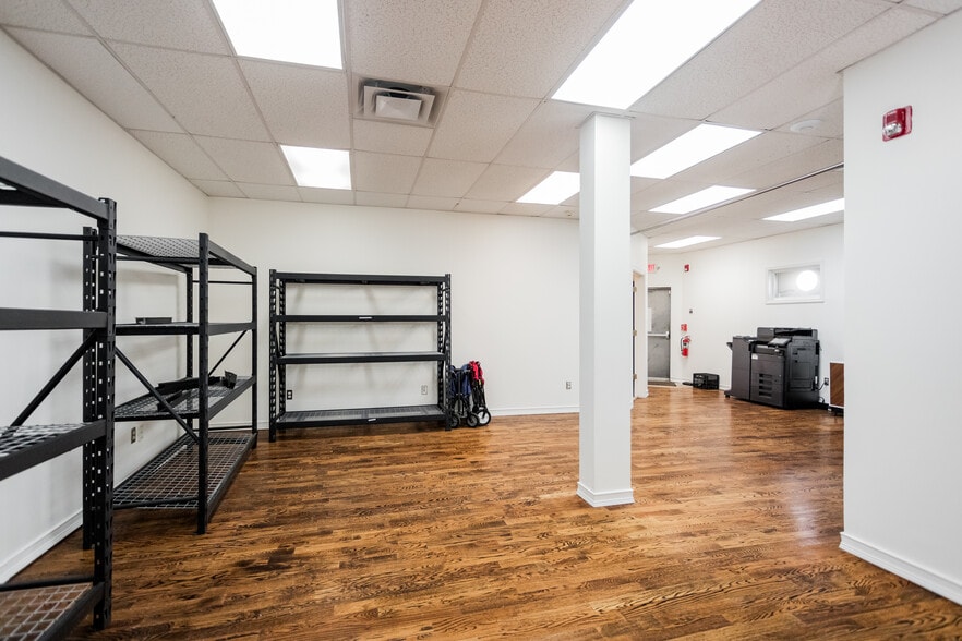 More Photos Of 3442 McDougall St, Detroit Office For Sale
