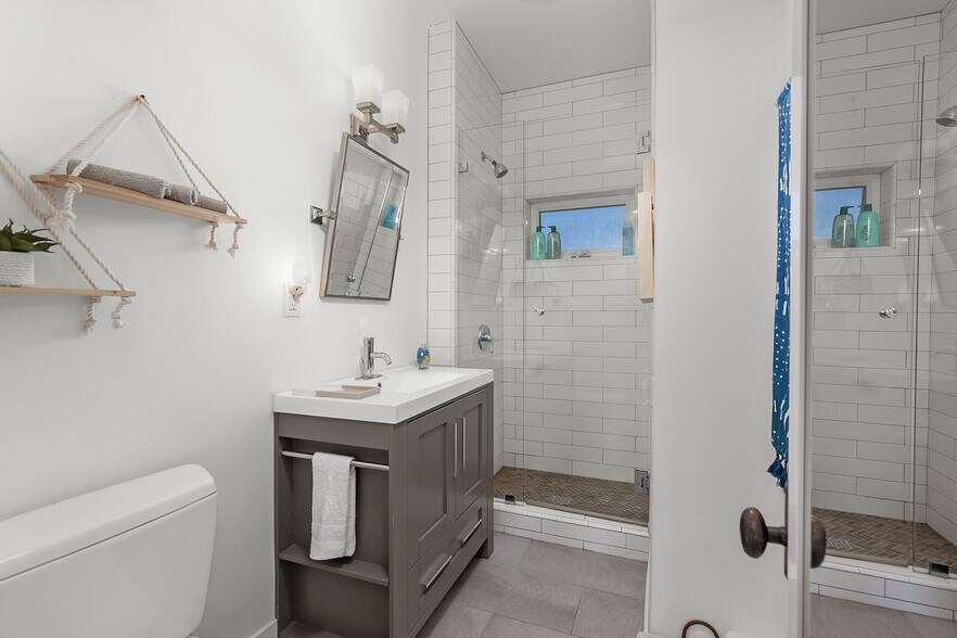 More Photos Of 818 Portsmouth Ct, San Diego Multifamily For Sale