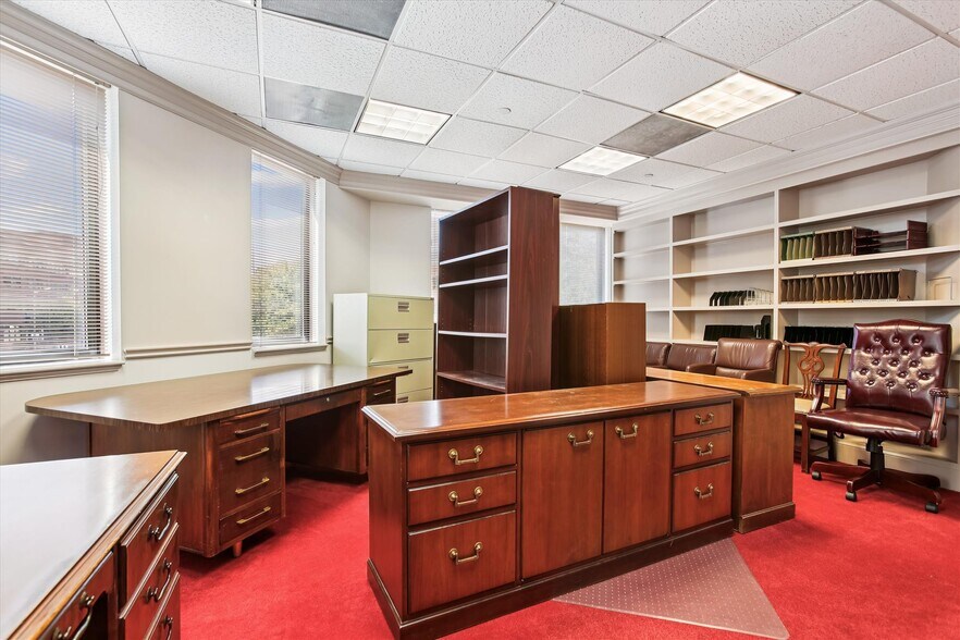 More Photos Of 1501 Duke St, Alexandria Office For Lease