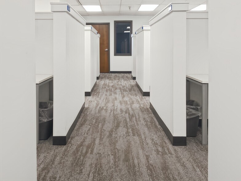 More Photos Of 4150 Belden Village St, Canton Coworking Space