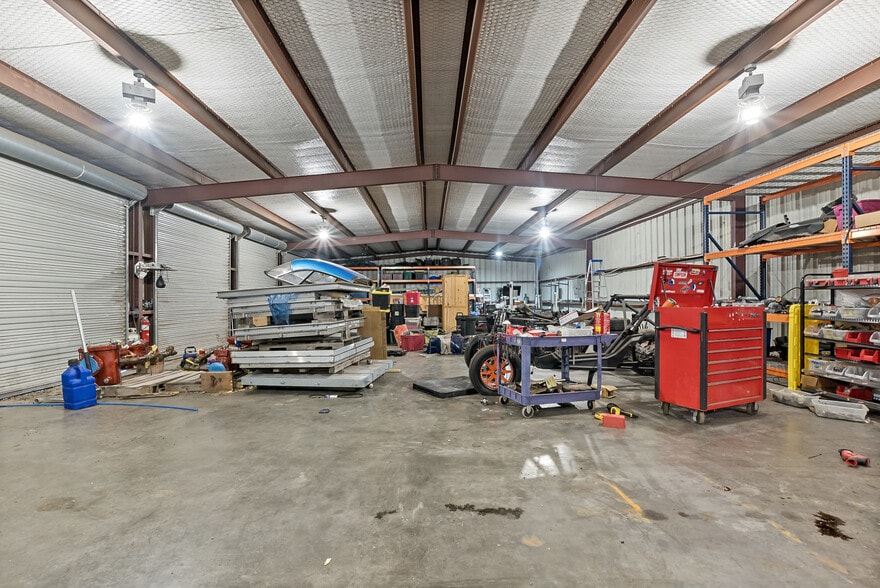 More Photos Of 9259 Hwy 290 E Hwy, Chappell Hill Auto Repair For Sale