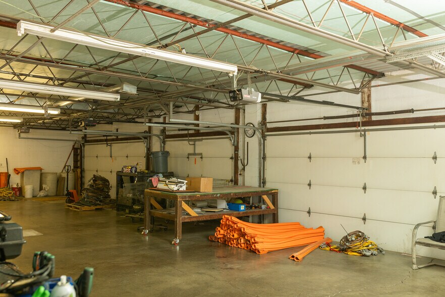 More Photos Of 1007 Smith St, Milton General Retail For Sale