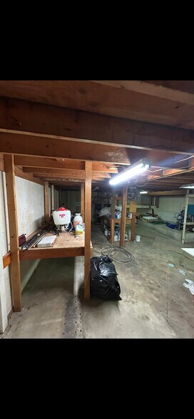 More Photos Of 932 High St, Lancaster Light Manufacturing For Lease