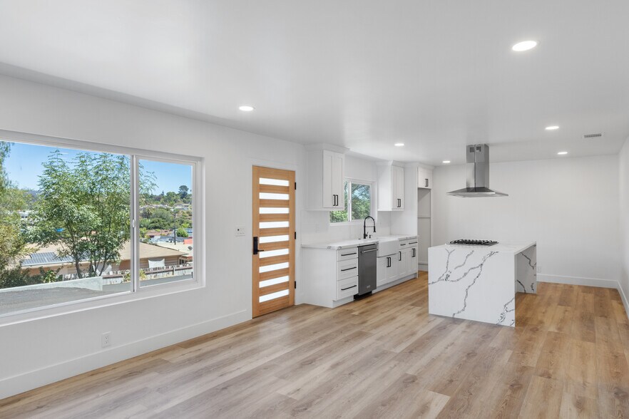 More Photos Of 632 Truly Ter, Vista Apartments For Sale
