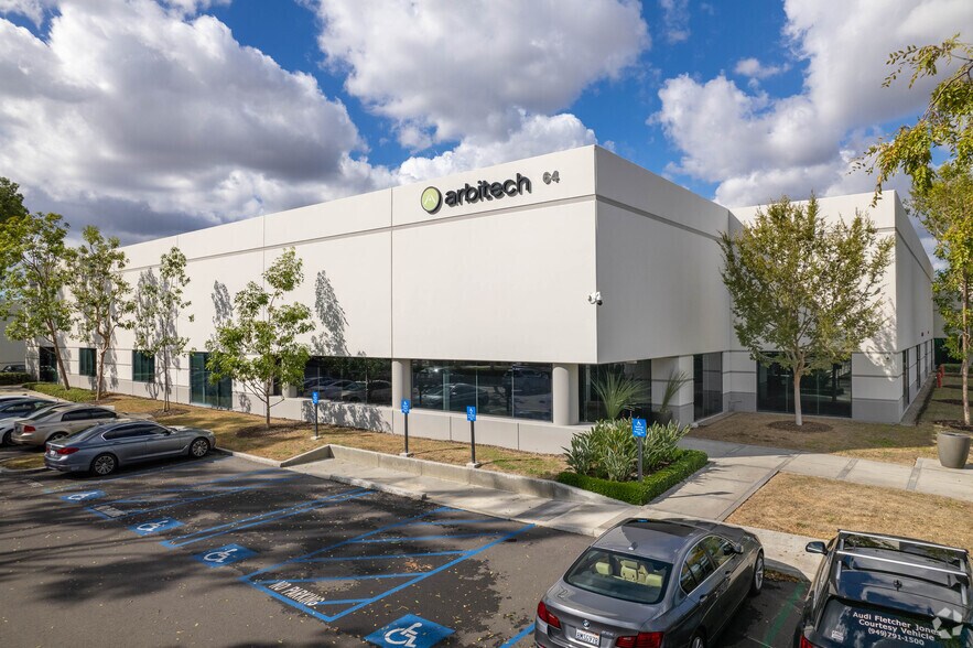 More Photos Of 72 Fairbanks, Irvine Manufacturing For Lease