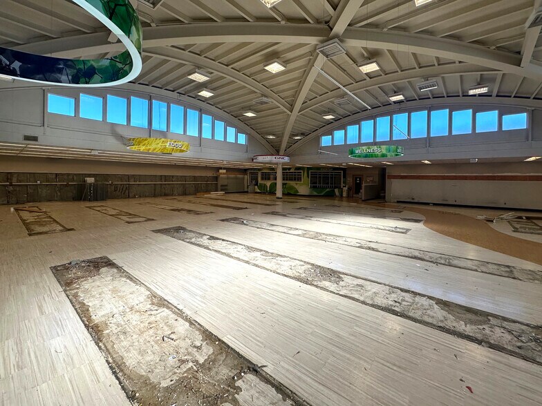 More Photos Of 411 Harris St, Eureka General Retail For Lease