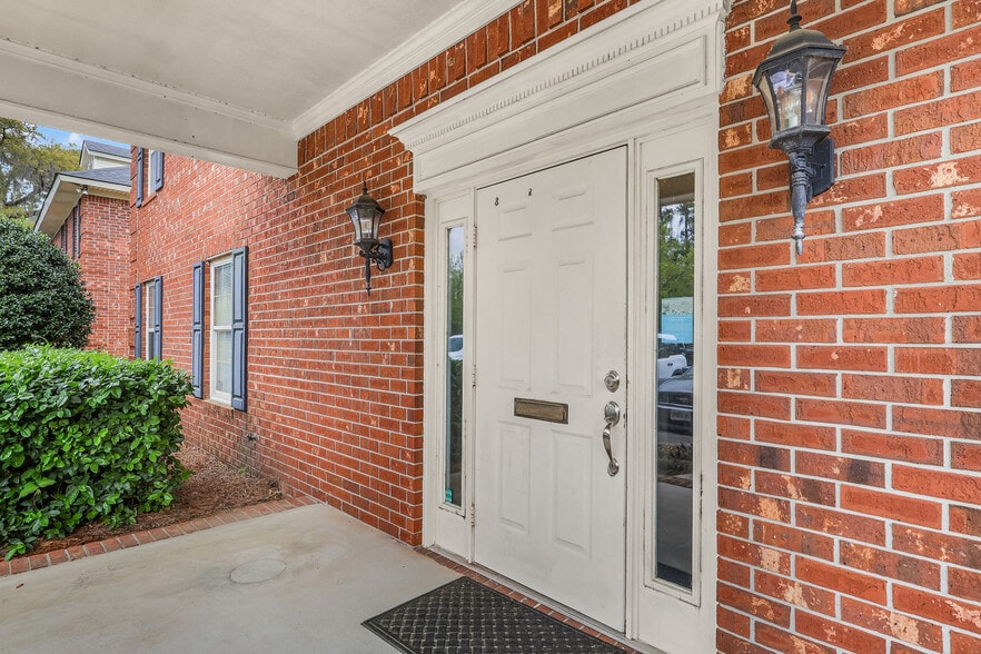 More Photos Of 10375 Ford Ave, Richmond Hill Office For Sale