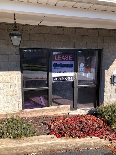 More Photos Of 9208 Venture Ct, Manassas Park Warehouse For Lease