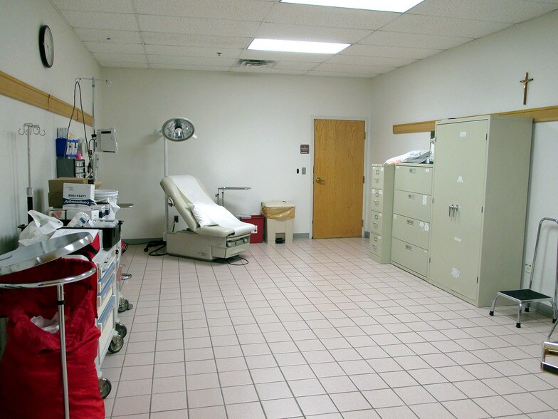 More Photos Of 2700 8th St NW, Minot Medical For Sale