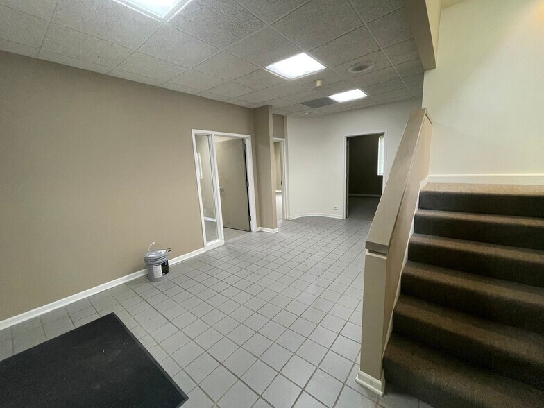 More Photos Of 1999 W 75th St, Woodridge Medical For Lease