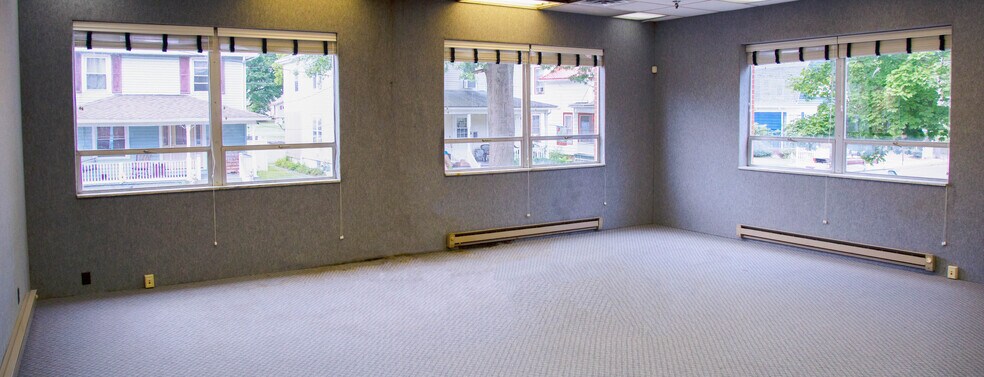 More Photos Of 700 Hepburn St, Milton Showroom For Lease