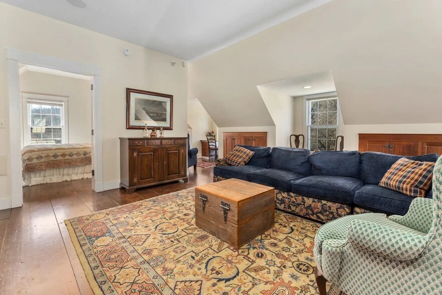 More Photos Of 31 Huntington Pl, Rochester Apartments For Sale