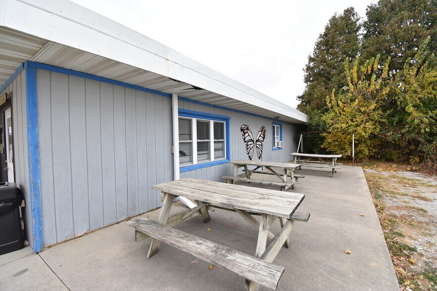 More Photos Of 911 South St, Jesup Restaurant For Sale