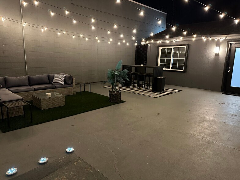 More Photos Of 5520-5522 Cahuenga Blvd, North Hollywood Freestanding For Sale