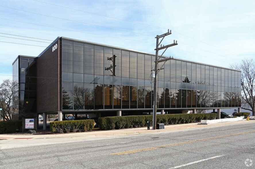 More Photos Of 800 E Northwest Hwy, Mount Prospect Office Residential For Sale