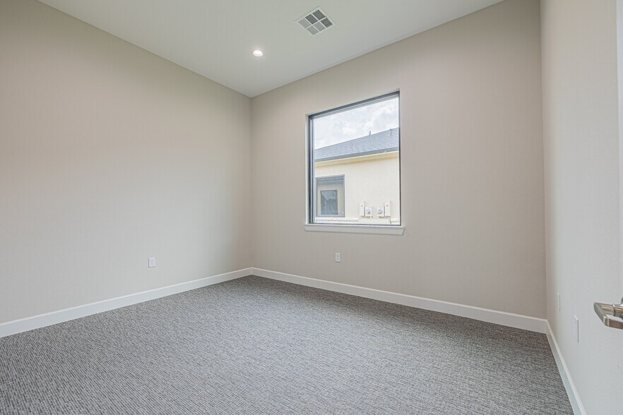 More Photos Of 4220 Cartwright Rd, Missouri City Medical For Sale