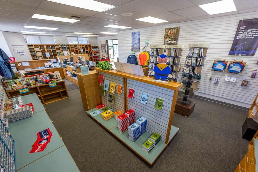 More Photos Of 1715 100th Pl SE, Everett Office For Sale