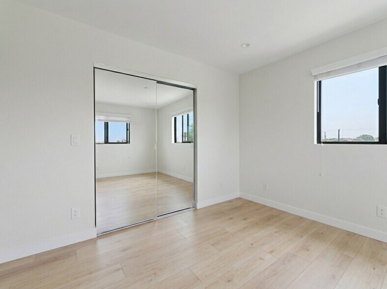 More Photos Of 5075 Pickford St, Los Angeles Apartments For Sale