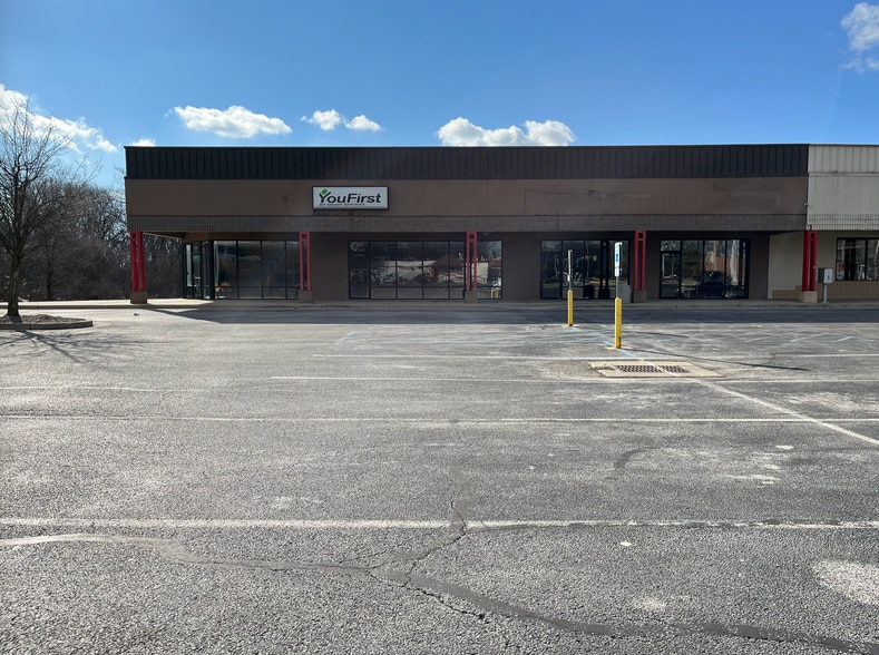More Photos Of 5455 Airport Hwy, Toledo Storefront For Sale