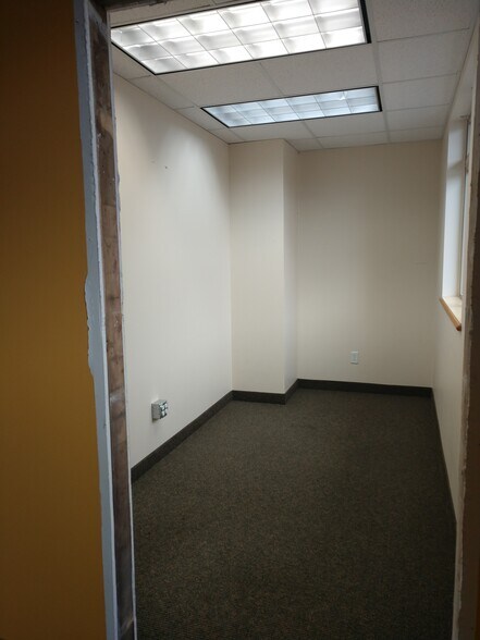 More Photos Of 621 N Benton Dr, Sauk Rapids Office For Lease
