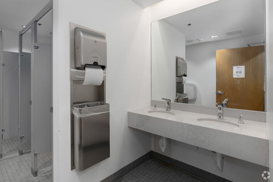 More Photos Of 5440 SW Westgate Dr, Portland Medical For Lease