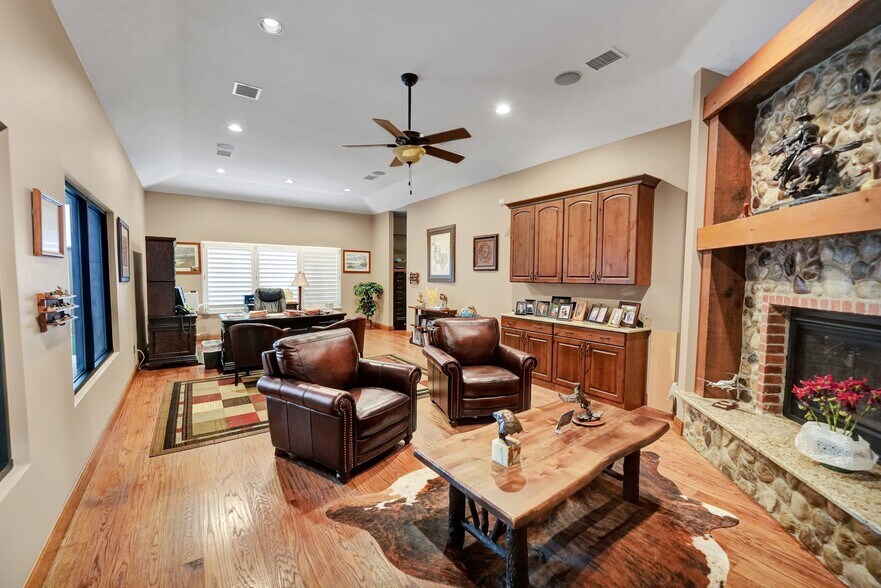 More Photos Of 5006 Portico Way, Midland Medical For Lease