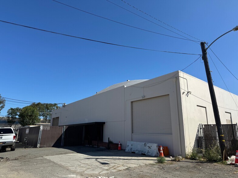 Primary Photo Of 8538 Blaine St, Oakland Warehouse For Lease