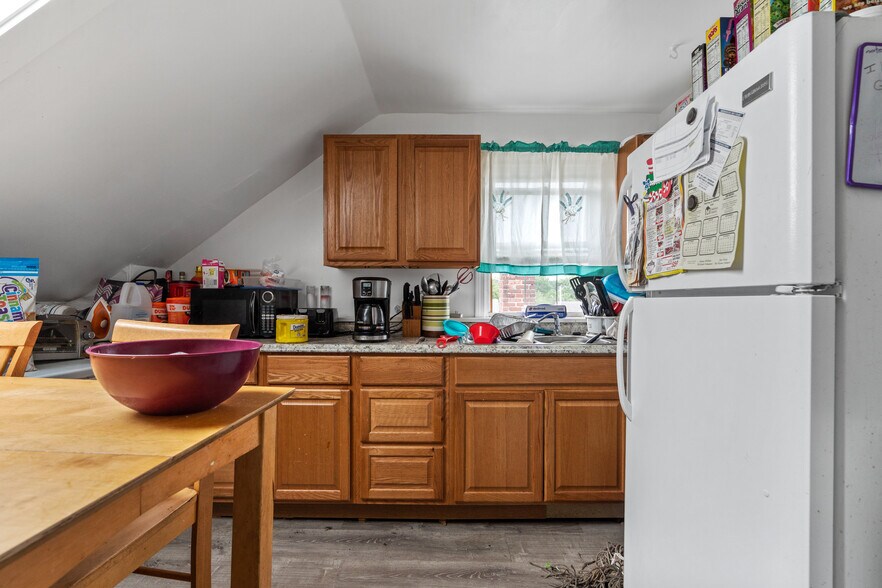 More Photos Of 635 637 Fall River Ave, Seekonk Apartments For Sale