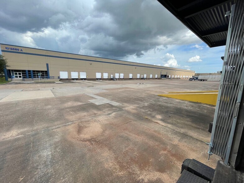 More Photos Of 8500 Market St, Houston Unknown For Lease