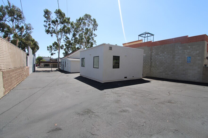 More Photos Of 633 E Colorado St, Glendale Storefront Retail Residential For Sale