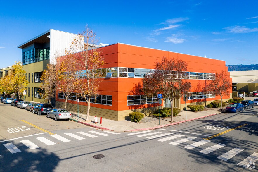 Primary Photo Of 6550 Vallejo St, Emeryville Research And Development For Lease