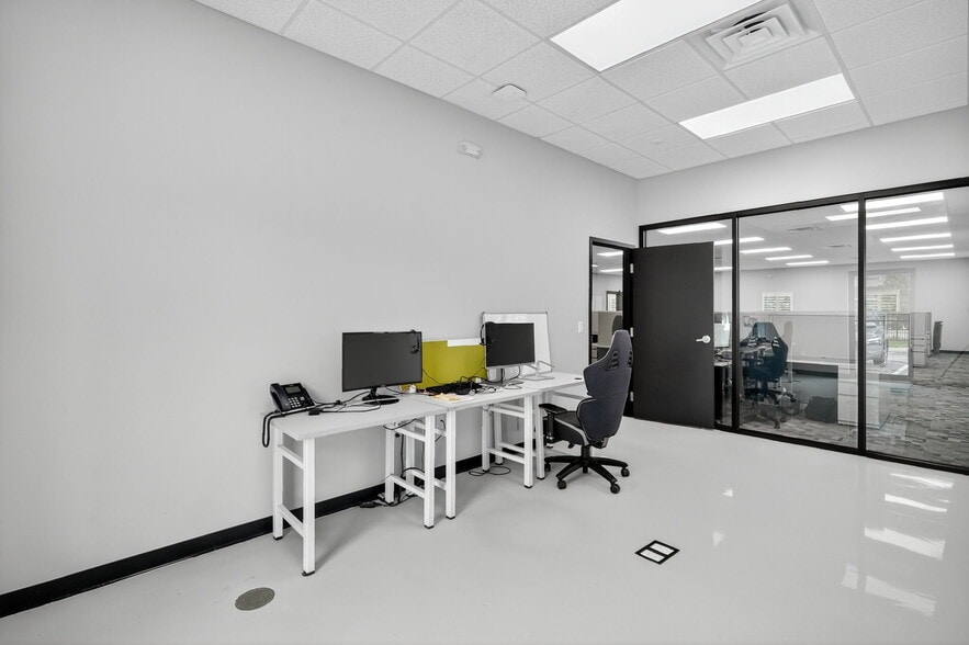 More Photos Of 881 Oakley Seaver Dr, Clermont Medical For Lease