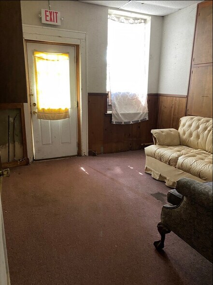 More Photos Of 103 E Harrison St, Reidsville Office For Sale
