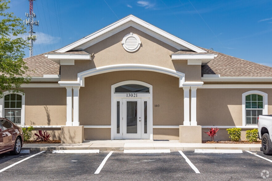 More Photos Of 13021 W Linebaugh Ave, Tampa Medical For Lease