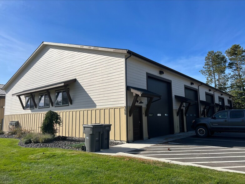 More Photos Of 388 Larkspur St, Ponderay Specialty For Lease