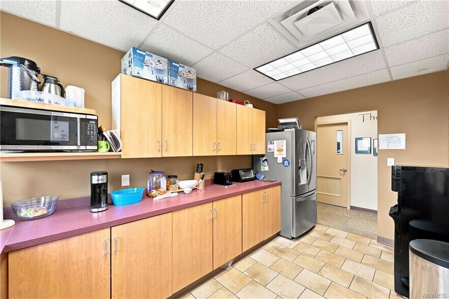 More Photos Of 2558 Hamburg Tpke, Buffalo Office For Sale