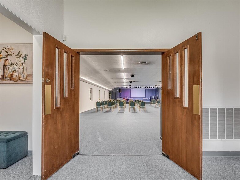More Photos Of 2000 N Spencer Rd, Oklahoma City Religious Facility For Sale
