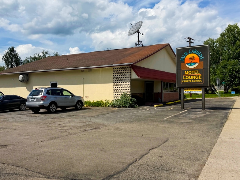 Primary Photo Of 212 Buffalo St, Gowanda Hotel For Sale