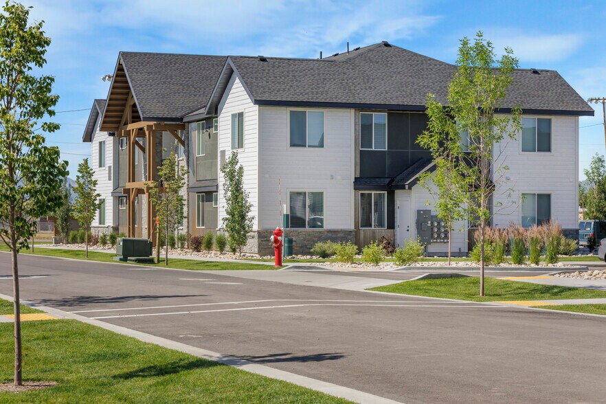 More Photos Of 201 E Ross Ave, Driggs Multifamily For Sale