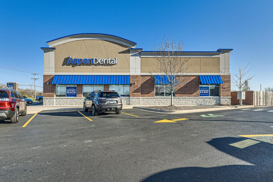 More Photos Of 11525 US Highway 14, Woodstock General Retail For Lease