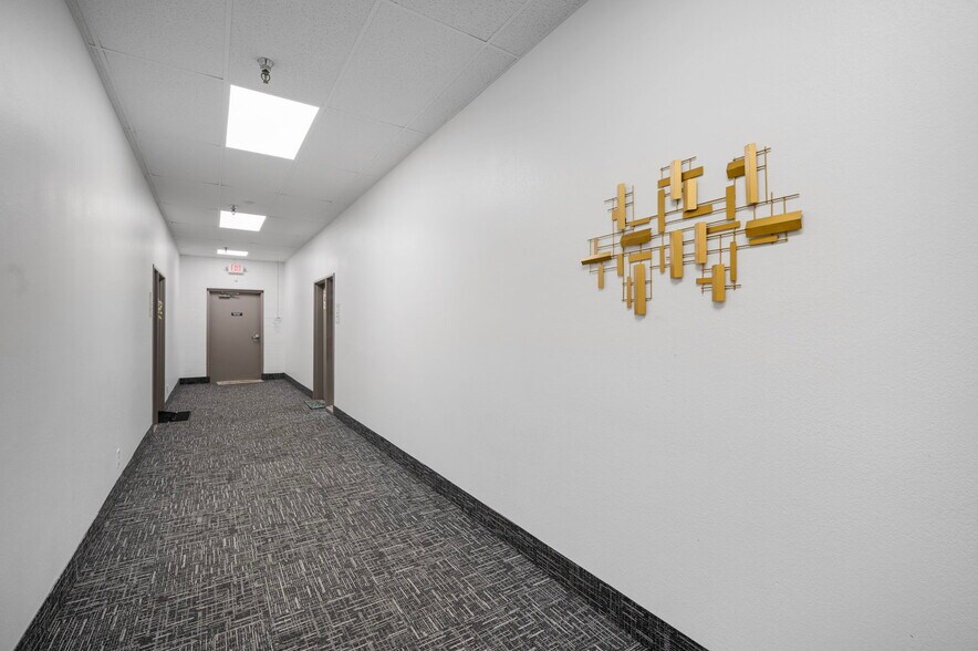 More Photos Of 151 NW Silver Lake Rd, Saint Paul Unknown For Lease