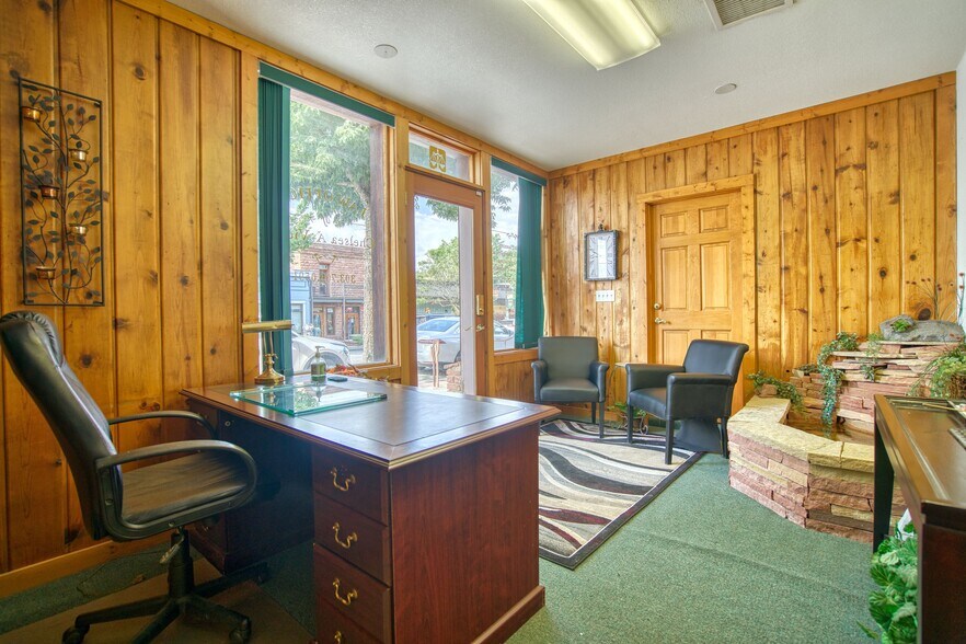 More Photos Of 422-424 Main St, Lyons Storefront For Lease