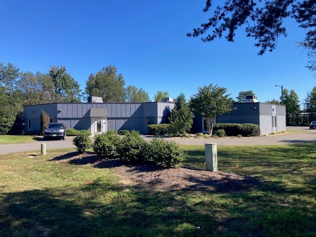 Primary Photo Of 216 Industrial Ct, Fredericksburg Warehouse For Sale