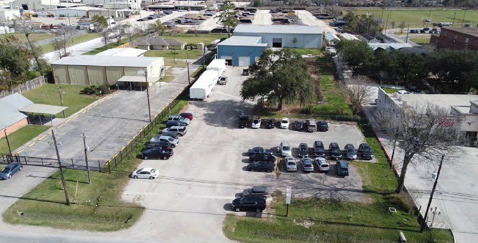 Primary Photo Of 1136 Sheldon Rd, Channelview Distribution For Sale