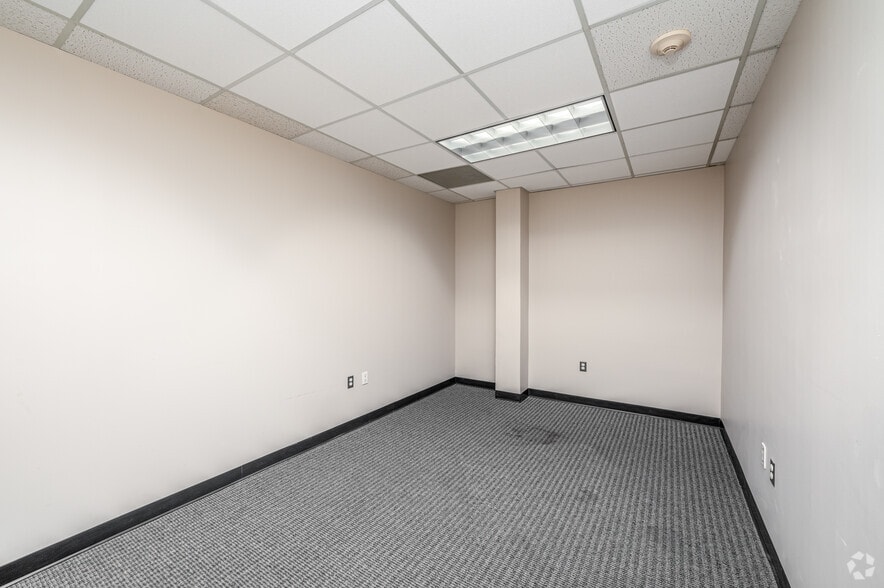 More Photos Of 7220 Wisconsin Ave, Bethesda Medical For Lease